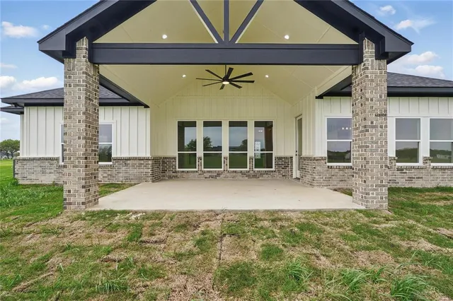 $649,999 | 110 Southeast Private Road 3178, Corsicana, TX 75109