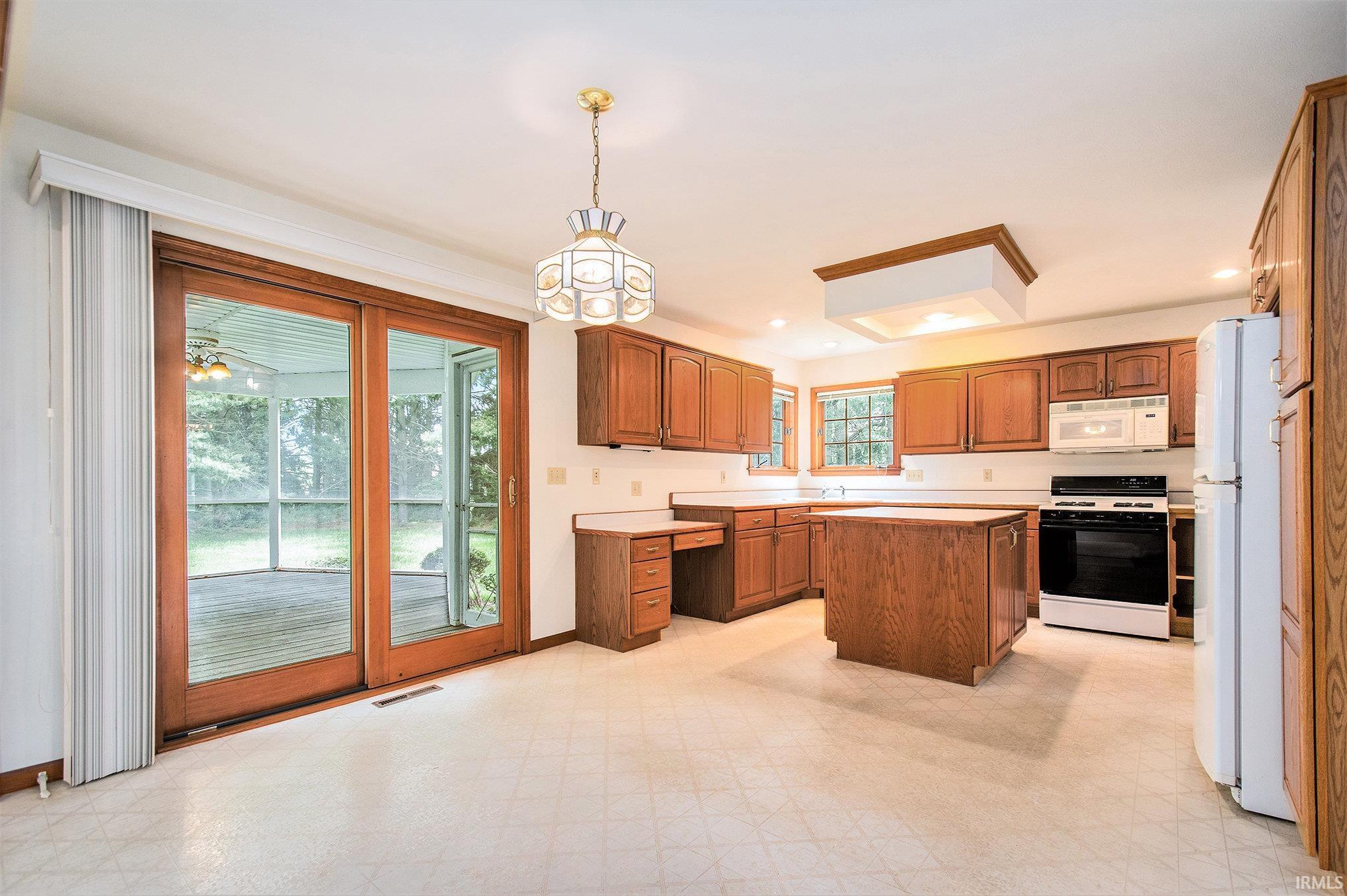 52206 Filbert Road Granger, IN 46530 - Photo 9 of 36 Gallery Image 9