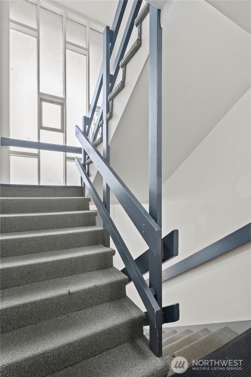 509 19th Avenue East Seattle, WA 98112 - Photo 5 of 40 a view of entryway