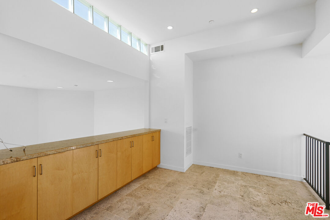 1809 Overland Avenue, Unit 5 Los Angeles, CA 90025 - Photo 9 of 15 a view of an empty room