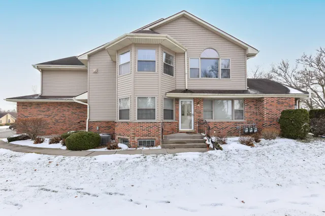 $375,000 | 110 Eagle Pointe Drive, Unit 3A, Delavan, WI 53115