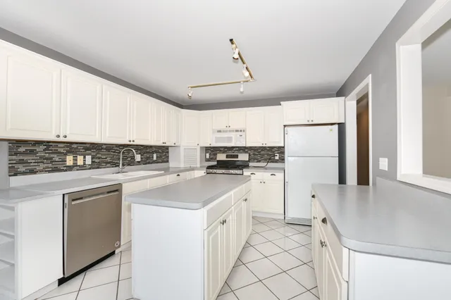 $375,000 | 110 Eagle Pointe Drive, Unit 3A, Delavan, WI 53115