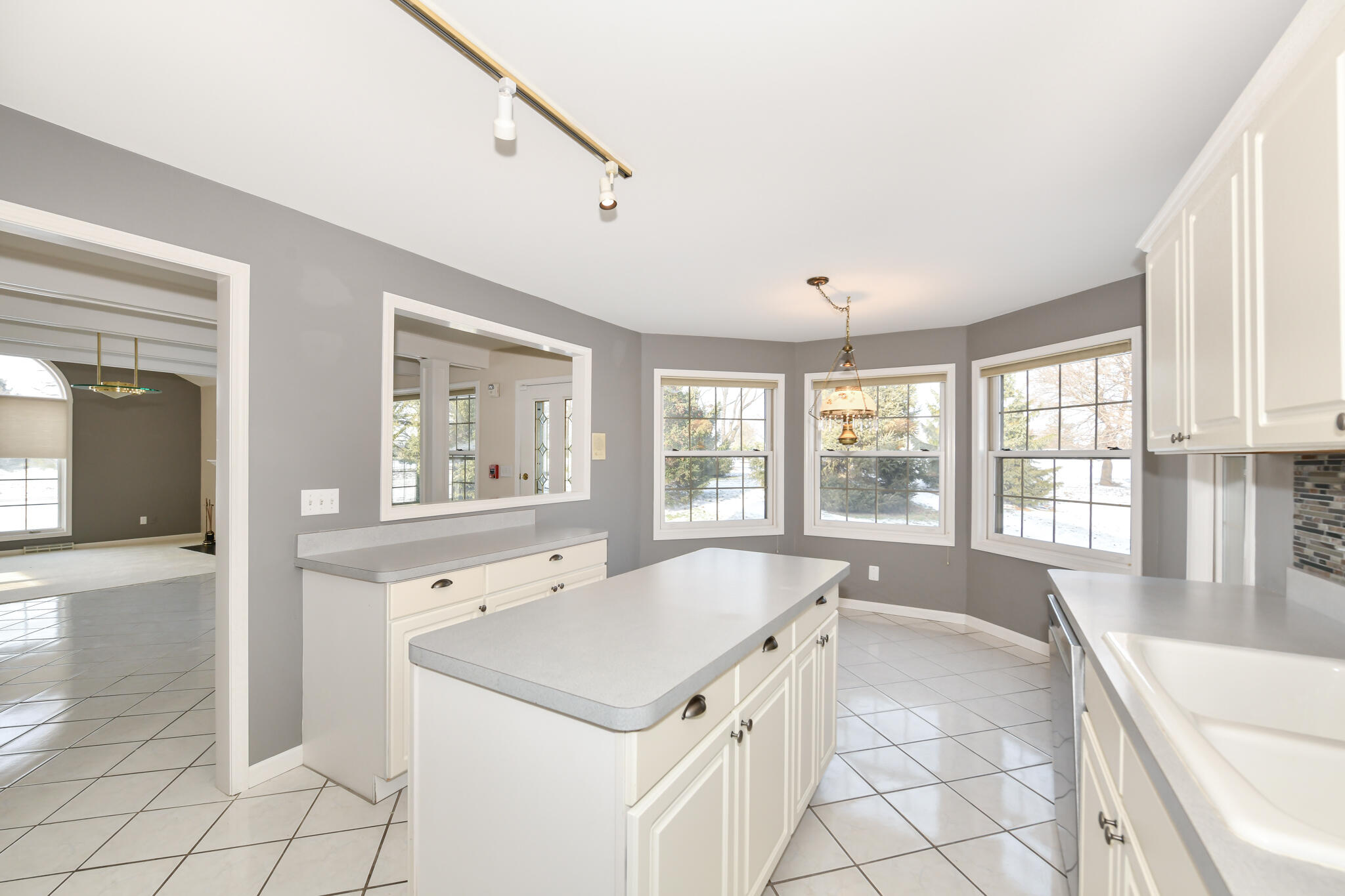 110 Eagle Pointe Drive, Unit 3A Delavan, WI 53115 - Photo 23 of 60 Light and Bright Kitchen