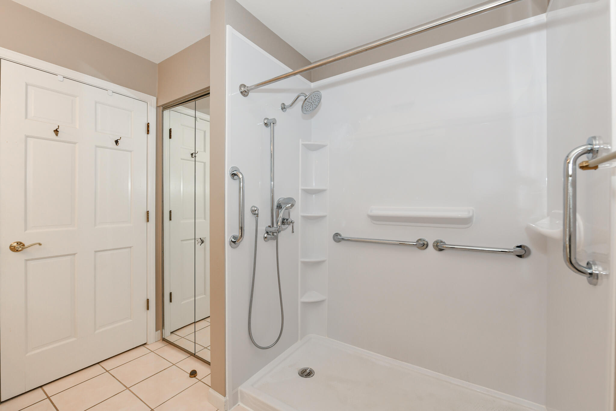 110 Eagle Pointe Drive, Unit 3A Delavan, WI 53115 - Photo 30 of 60 Shower in Primary Bathroom