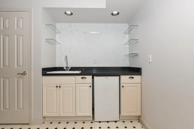 $375,000 | 110 Eagle Pointe Drive, Unit 3A, Delavan, WI 53115