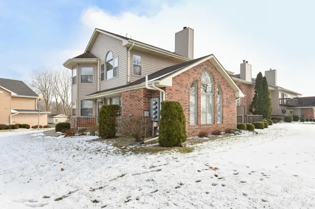 $375,000 | 110 Eagle Pointe Drive, Unit 3A, Delavan, WI 53115