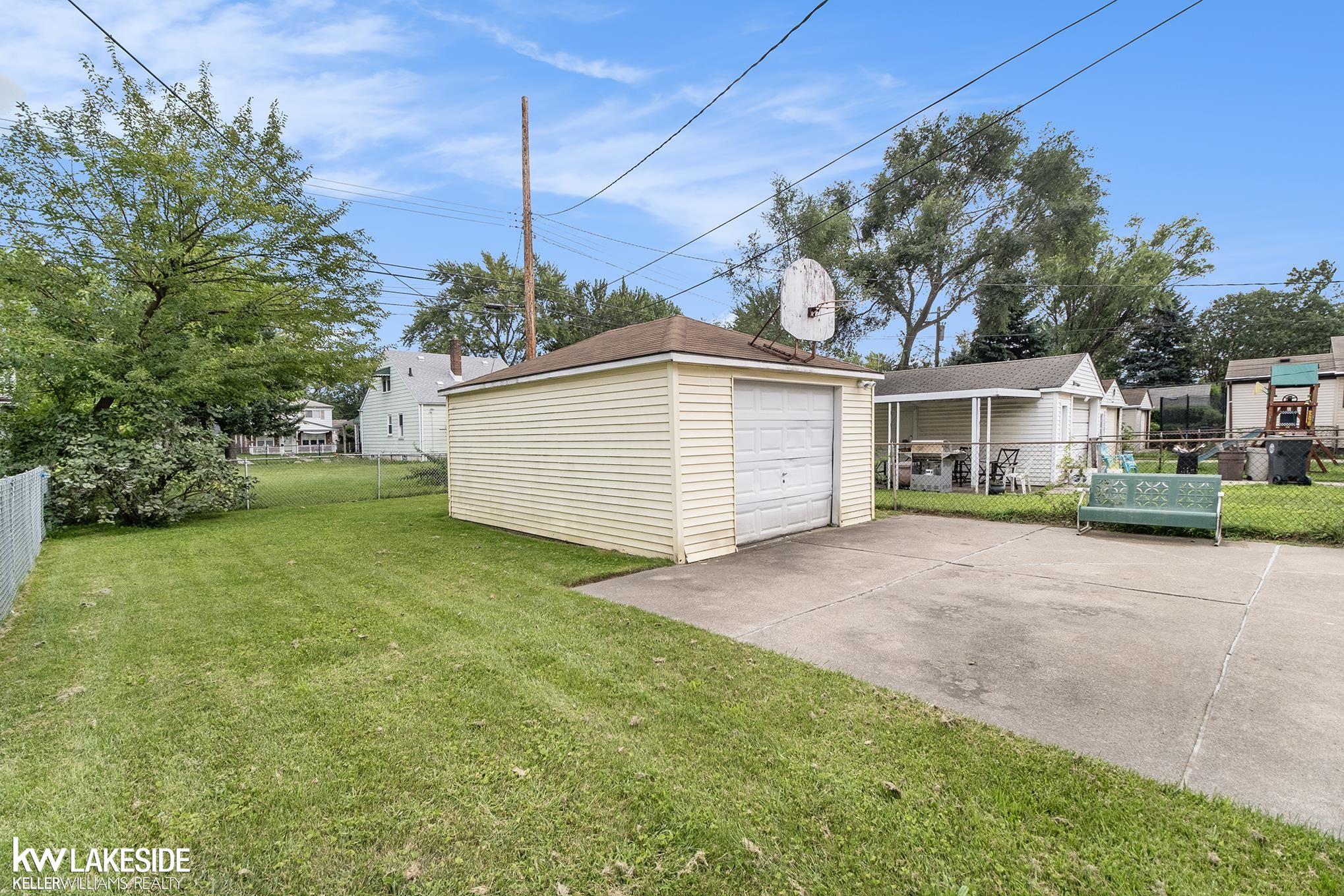 18020 Ruth Street Melvindale, MI 48122 - Photo 27 of 27 50120766-26.JPG