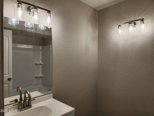 $2,800 | 13815 East Shannon Street, Gilbert, AZ 85295