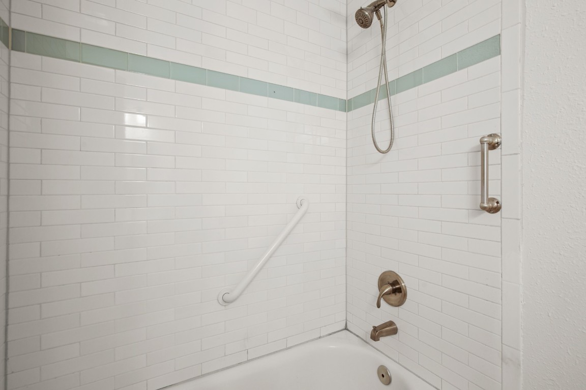 2109 Brandywine Lane Austin, TX 78727 - Photo 16 of 27 a bathroom with a shower