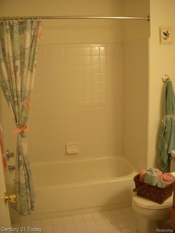 21414 Ruth Street Farmington, MI 48336 - Photo 12 of 21 bath