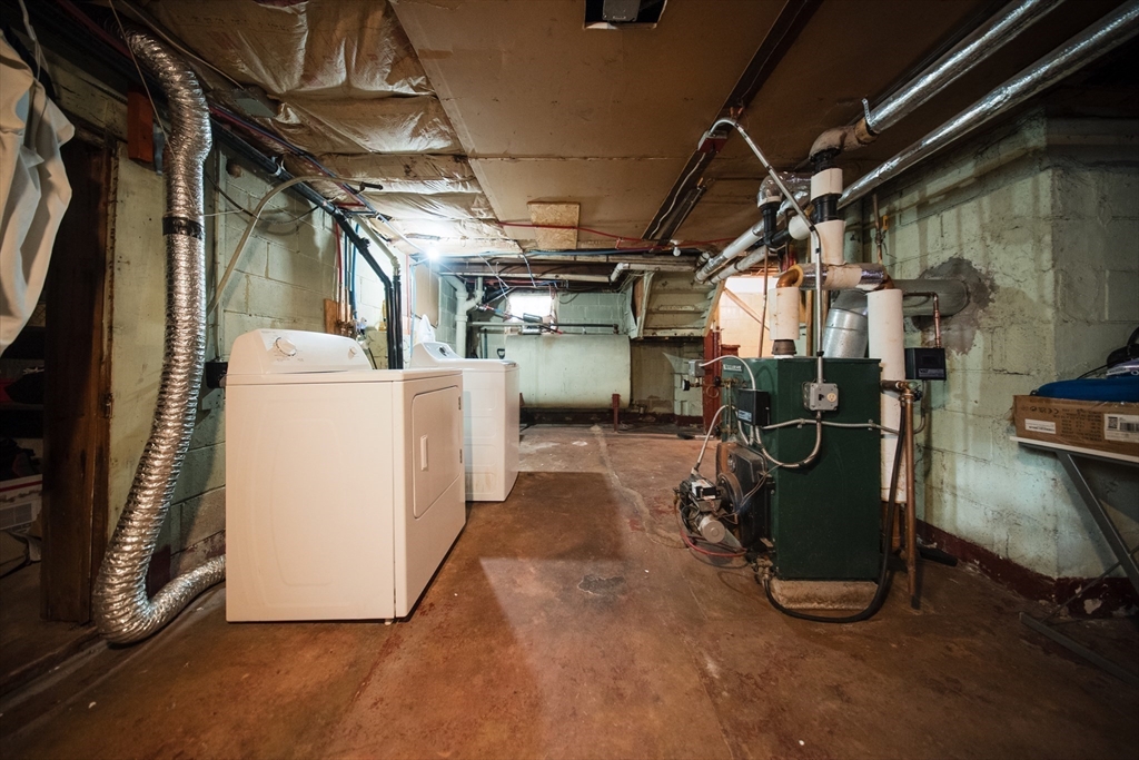 90 St James Circle Springfield, MA 01104 - Photo 21 of 23