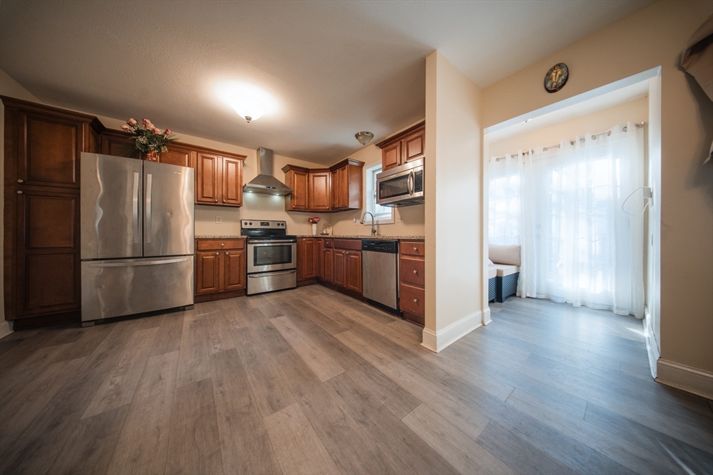 90 St James Circle Springfield, MA 01104 - Photo 6 of 23