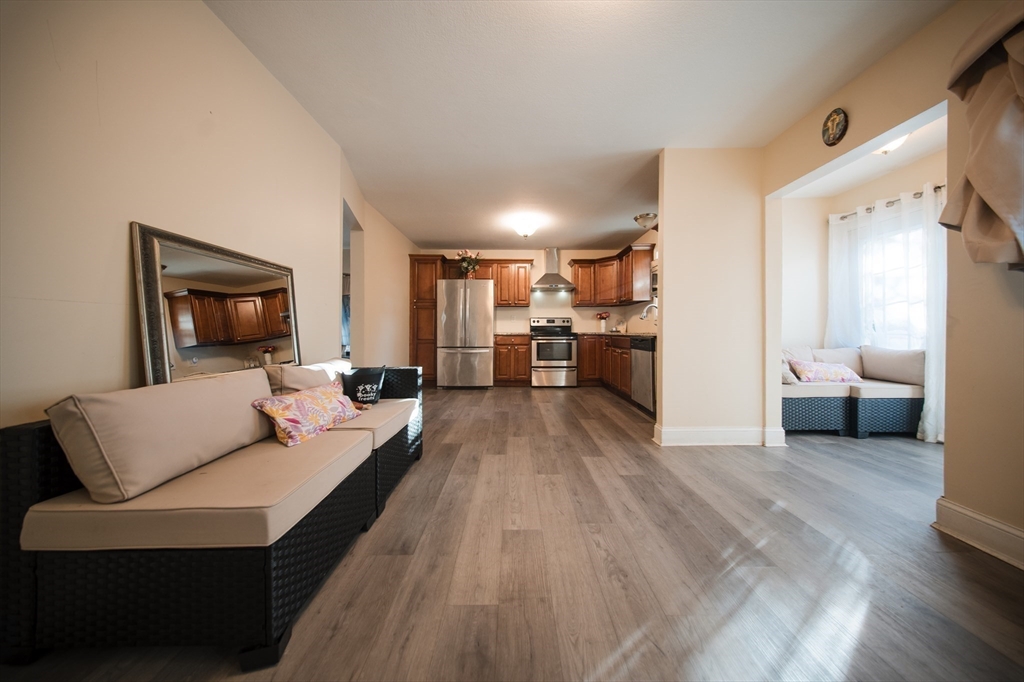 90 St James Circle Springfield, MA 01104 - Photo 9 of 23