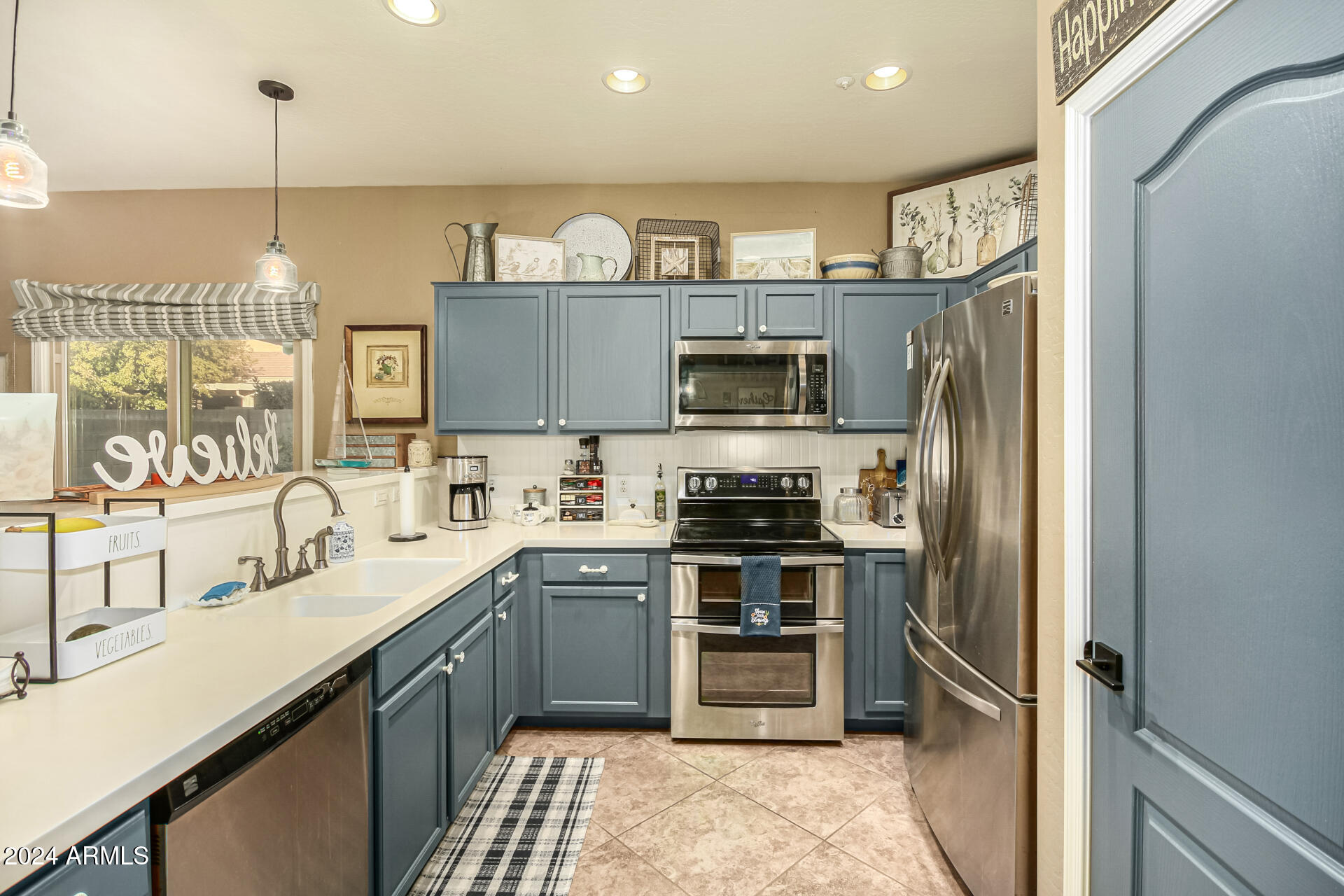 13349 North 87th Lane Peoria, AZ 85381 - Photo 5 of 18 10-87th