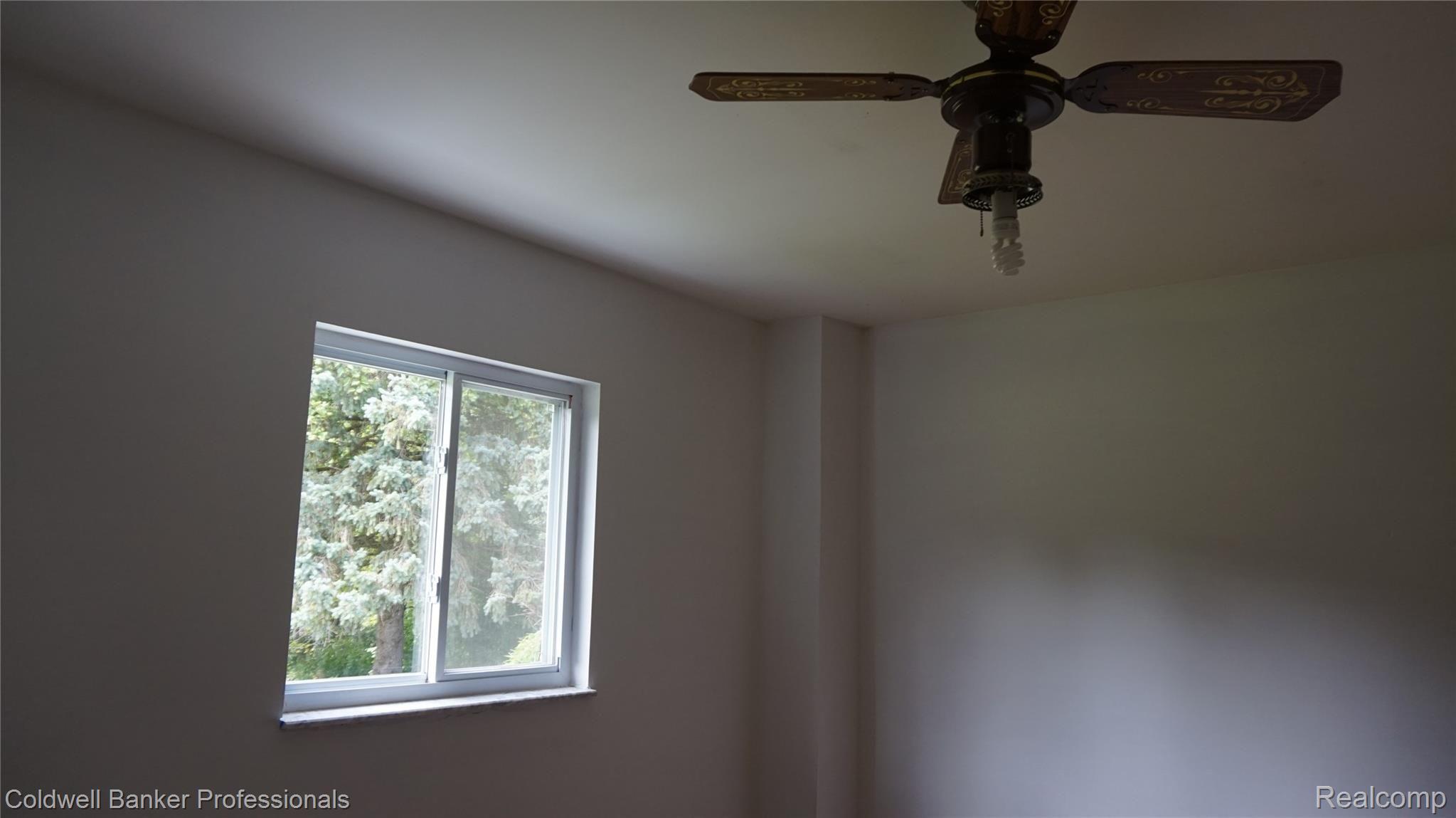 12078 Linden Road Linden, MI 48451 - Photo 18 of 27 DSC01373.JPG