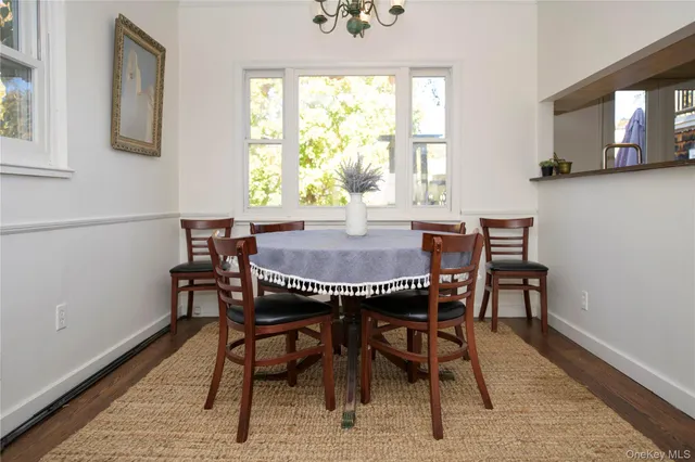 $1,375,000 | 301 Park Lane | Douglaston