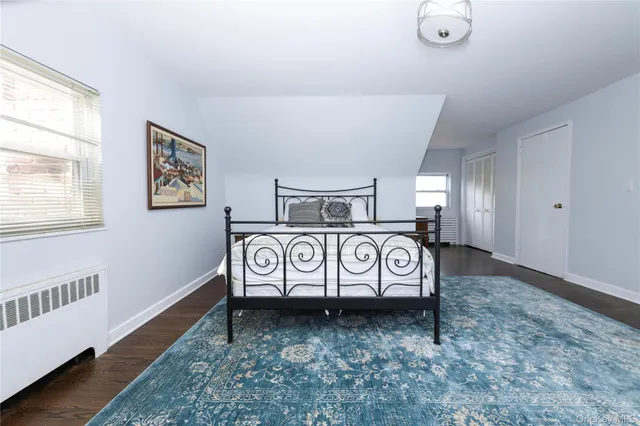 $1,375,000 | 301 Park Lane | Douglaston