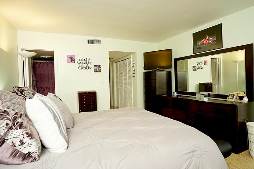 800 East Camino Real, Unit 4160 Boca Raton, FL 33432 - Photo 14 of 25 MASTER BEDROOM