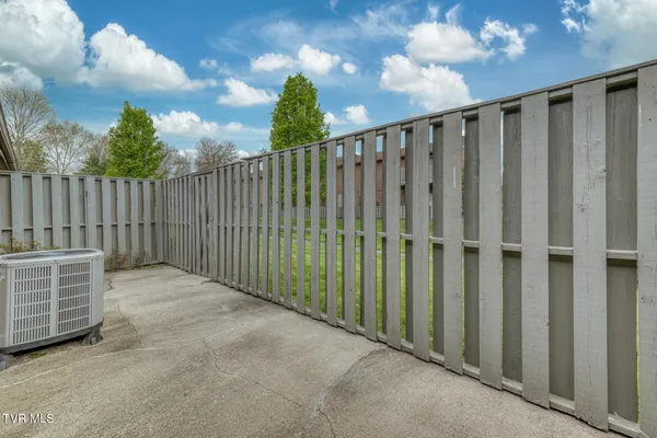 $250,000 | 600 Fleetwood Drive, Unit 404, Kingsport, TN 37660