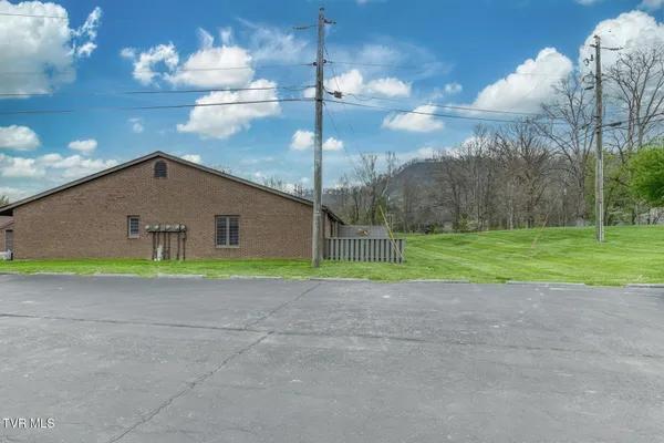 $250,000 | 600 Fleetwood Drive, Unit 404, Kingsport, TN 37660