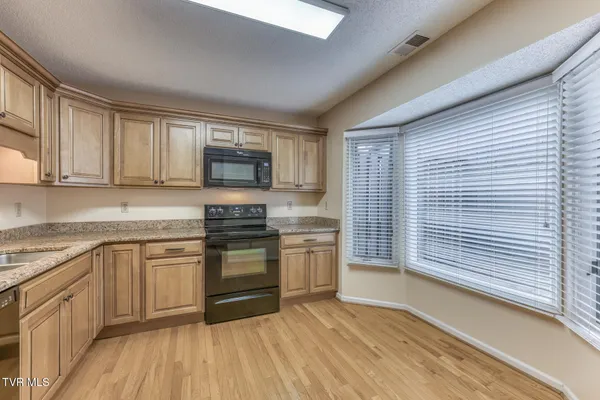 $250,000 | 600 Fleetwood Drive, Unit 404, Kingsport, TN 37660