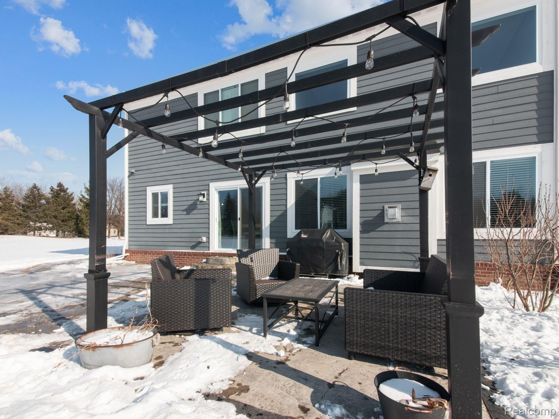 8293 Meadow Ridge Clarkston, MI 48348 - Photo 34 of 38 34.jpg