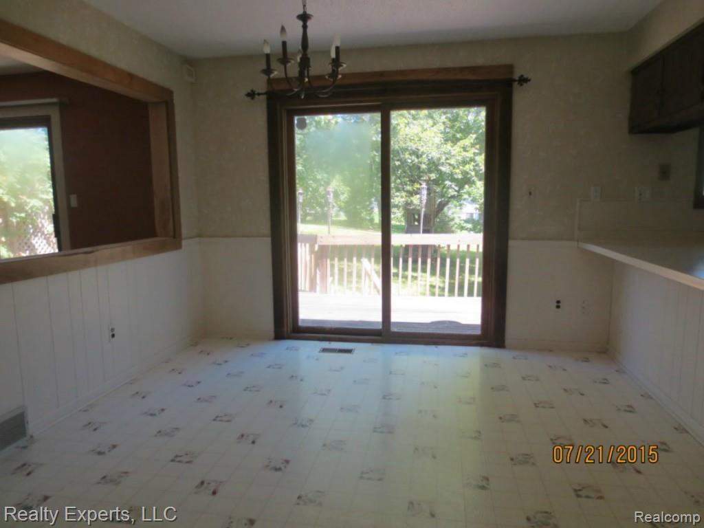 6380 Ridge Road Canton, MI 48187 - Photo 5 of 26 IMG_6005.jpg