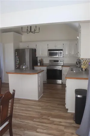 $287,500 | 1003 Rosewood Drive, Cameron, MO 64429