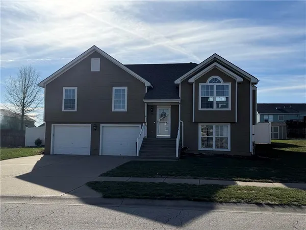 $287,500 | 1003 Rosewood Drive, Cameron, MO 64429