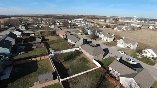 $287,500 | 1003 Rosewood Drive, Cameron, MO 64429