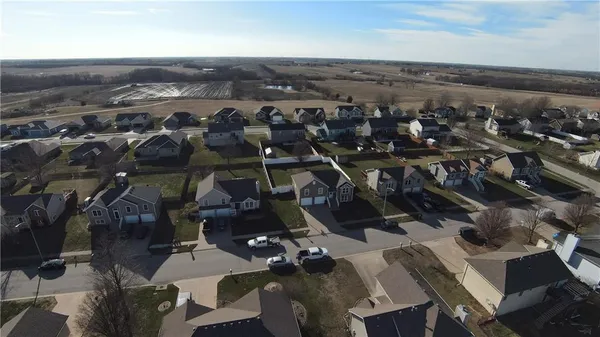 $287,500 | 1003 Rosewood Drive, Cameron, MO 64429