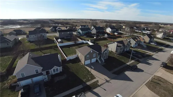 $287,500 | 1003 Rosewood Drive, Cameron, MO 64429