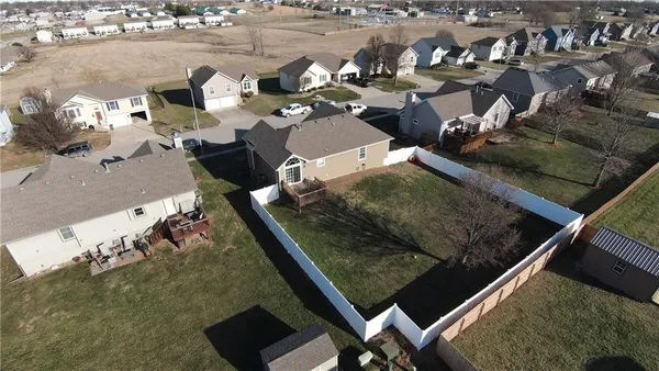 $287,500 | 1003 Rosewood Drive, Cameron, MO 64429