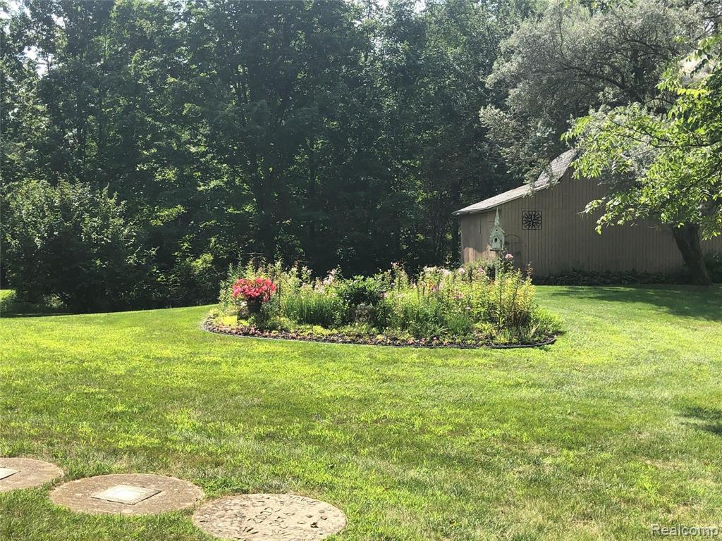 4784 Sutton Road Dryden, MI 48428 - Photo 14 of 69