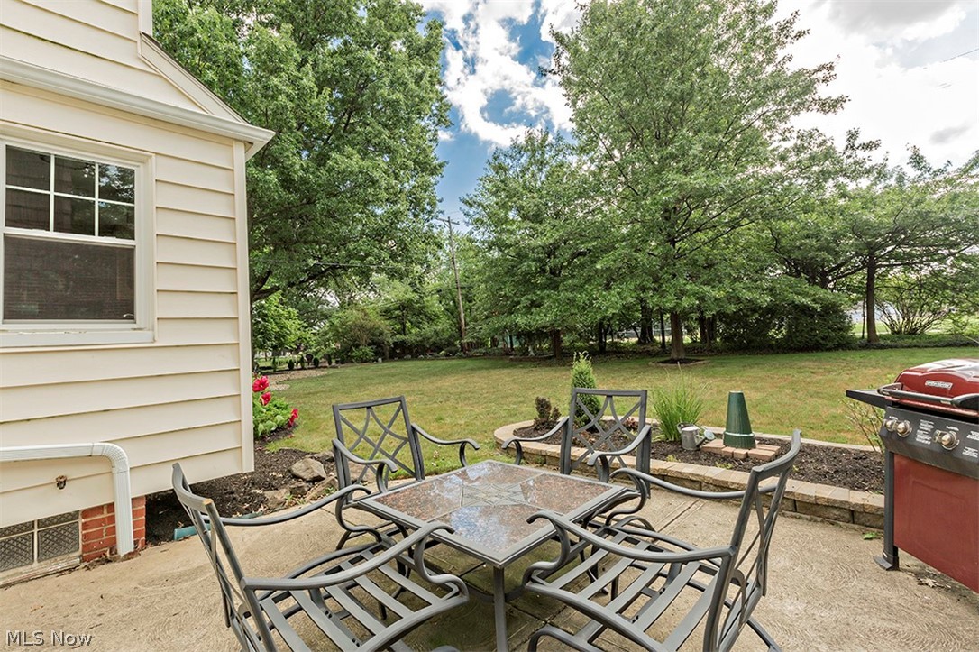 1355 Croyden Road Lyndhurst, OH 44124 - Photo 4 of 33