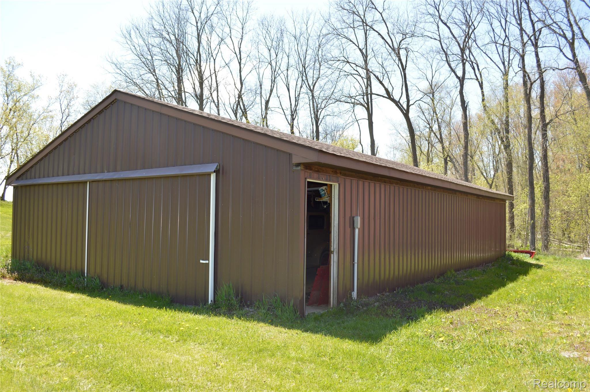5181 Morrice Road Webberville, MI 48892 - Photo 9 of 58 Barn 1