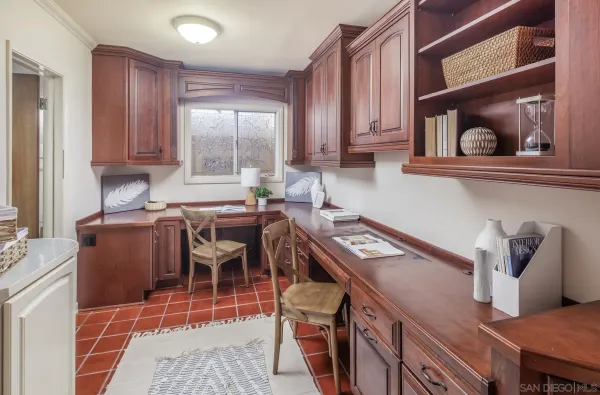 a kitchen with granite countertop lots of counter top space