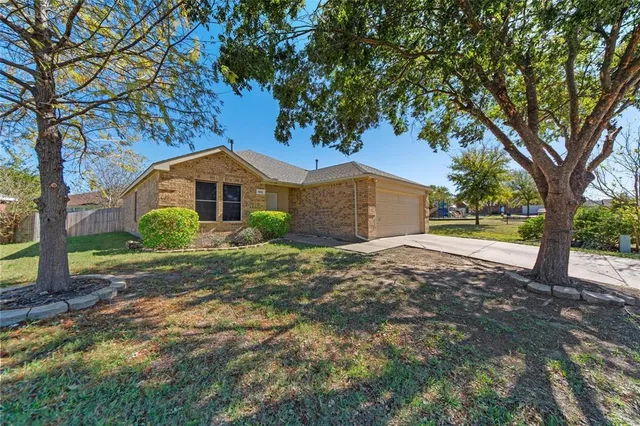 $2,100 | 1002 Manassas Drive, Forney, TX 75126