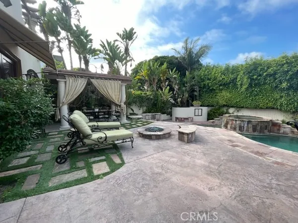 $2,750 | 1639 5th Street, Manhattan Beach, CA 90266