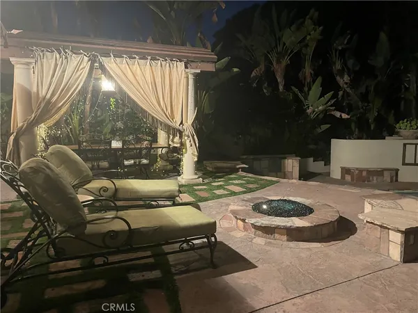 $2,750 | 1639 5th Street, Manhattan Beach, CA 90266