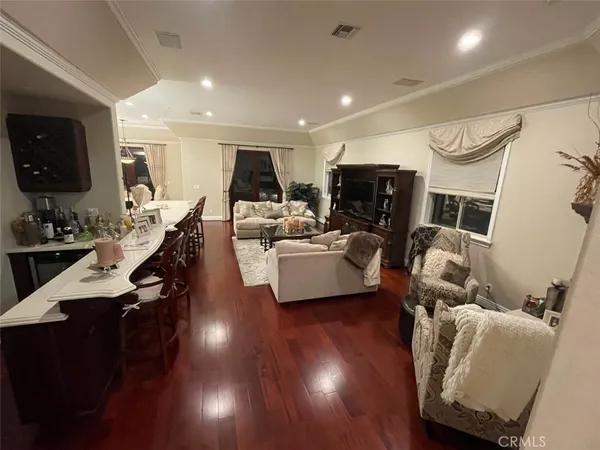 $2,750 | 1639 5th Street, Manhattan Beach, CA 90266