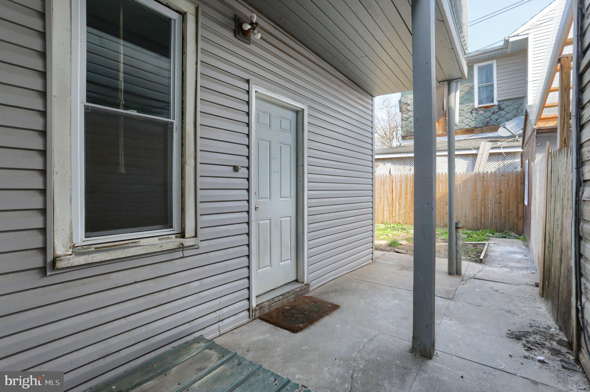 825 Scull Street Lebanon, PA 17046 - Photo 22 of 24 Private outdoor space.
