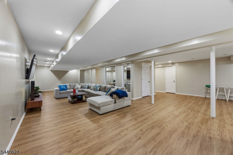72 Doby Road Randolph, NJ 07945 - Photo 26 of 38