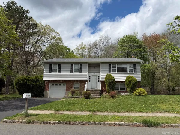 $749,000 | 48 Lake Nanuet Drive, Nanuet, NY 10954