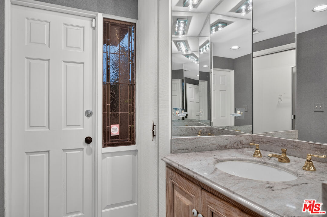 602 Foothill Road Beverly Hills, CA 90210 - Photo 30 of 61 Gallery Image 30