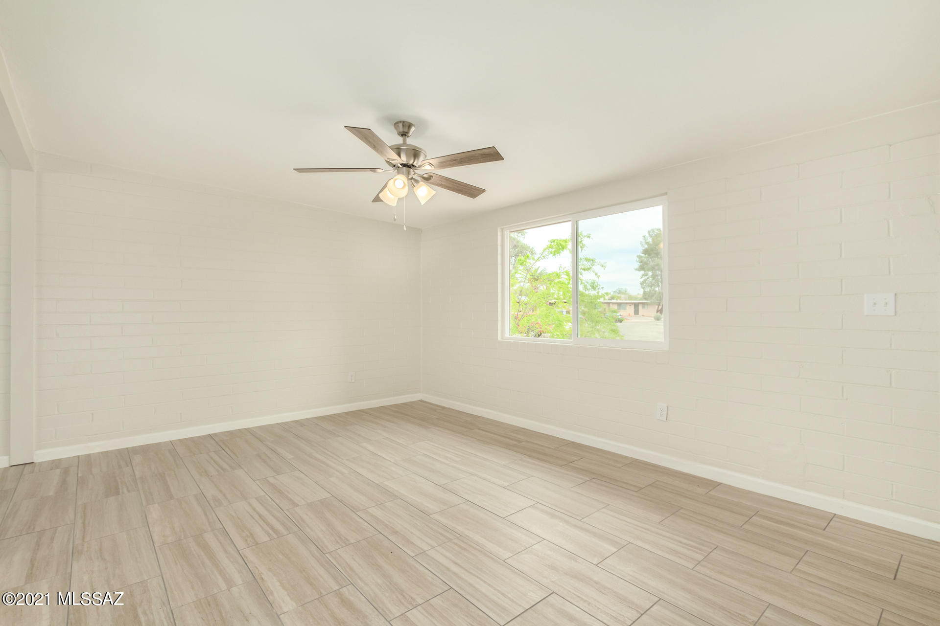 3984 North Pomona Road Tucson, AZ 85705 - Photo 5 of 24