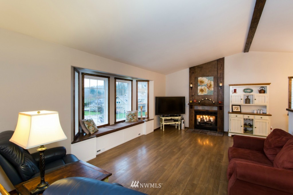 1331 Roma Road Bellingham, WA 98226 - Photo 2 of 24