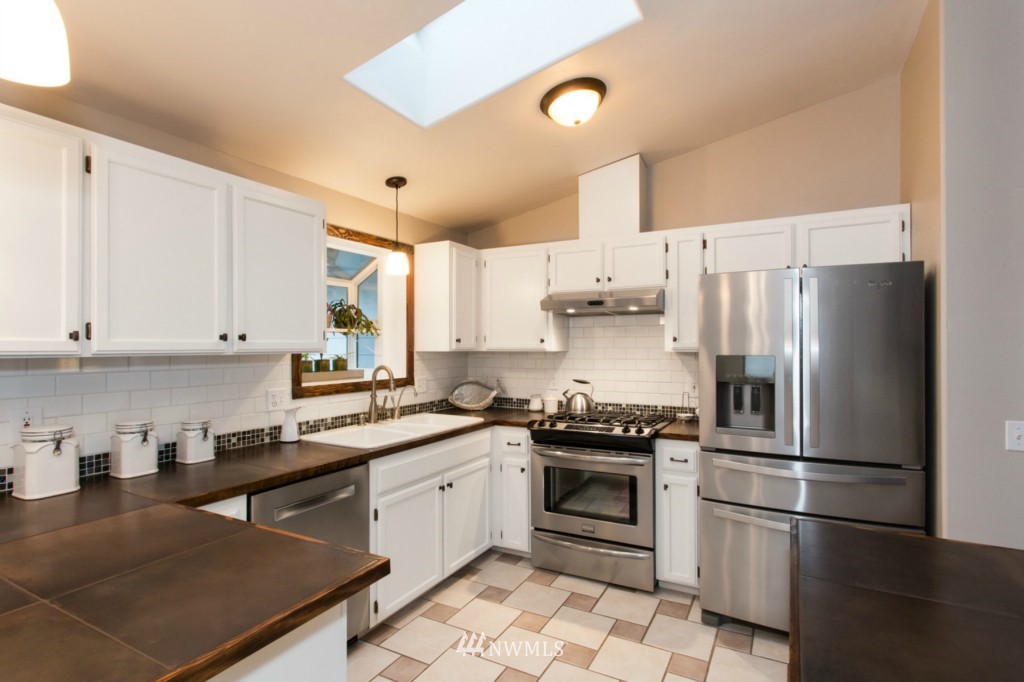 1331 Roma Road Bellingham, WA 98226 - Photo 9 of 24