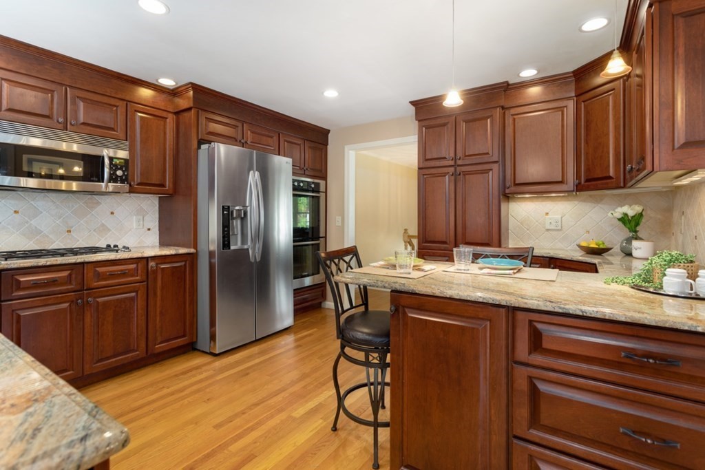 16 Keith Road Reading, MA 01867 - Photo 11 of 39 Gallery Image 11