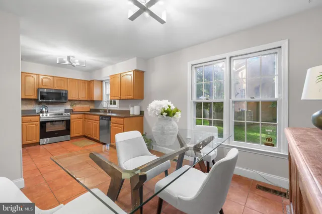 $723,900 | 16 South Manchester Street, Arlington, VA 22204